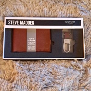 Steve Madden Genuine Leather Billfold Wallet with Key Fob